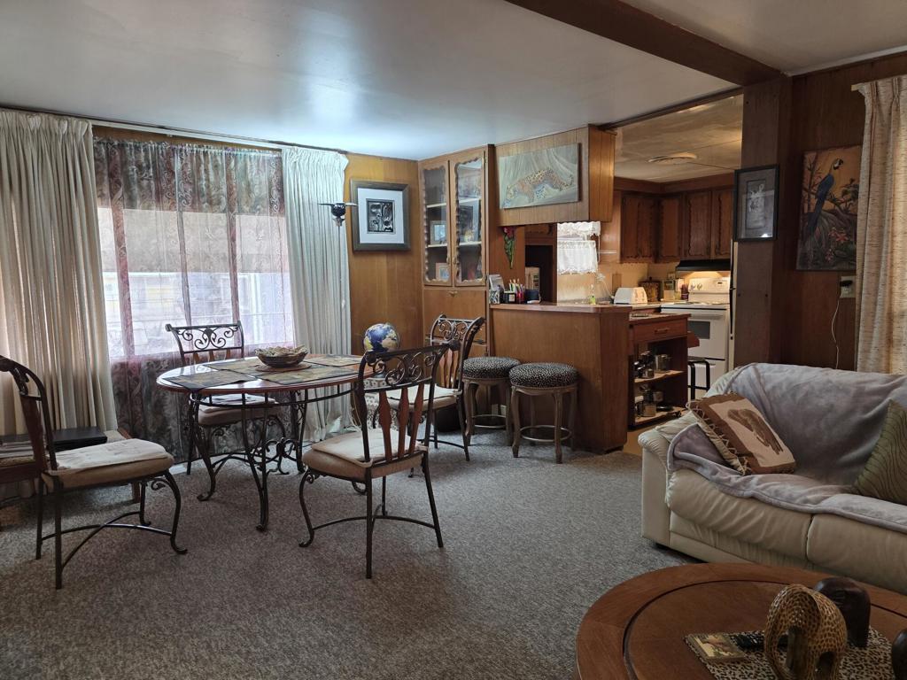 9548 Avenue E Property Photo 3