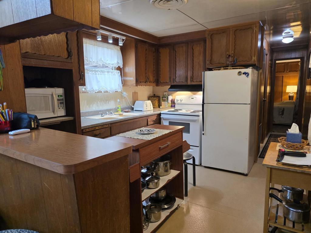 9548 Avenue E Property Photo 16