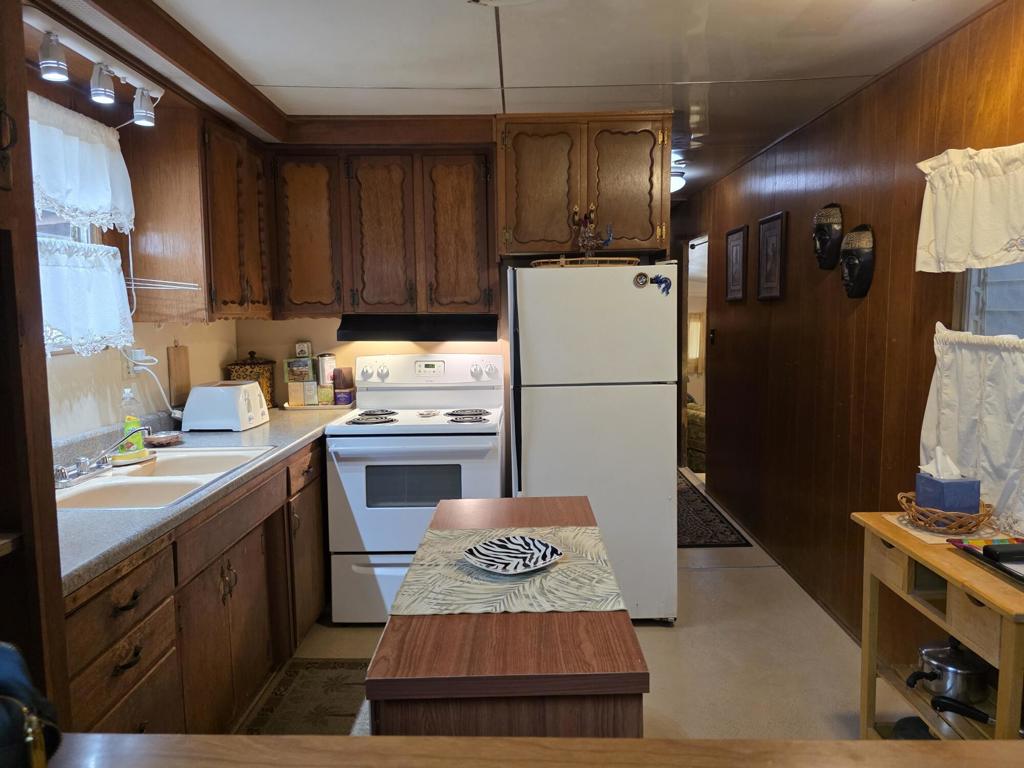 9548 Avenue E Property Photo 17