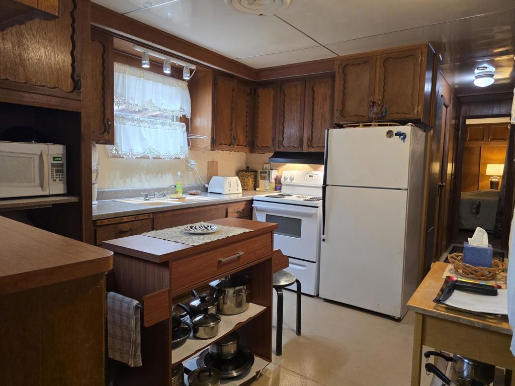 9548 Avenue E Property Photo 19