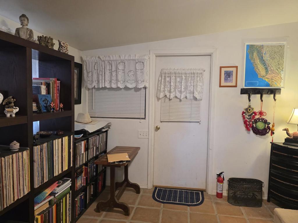 9548 Avenue E Property Photo 37
