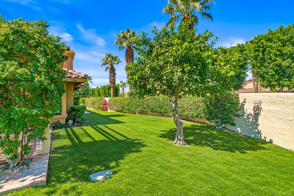 41510 Woodhaven Drive E Property Photo 4