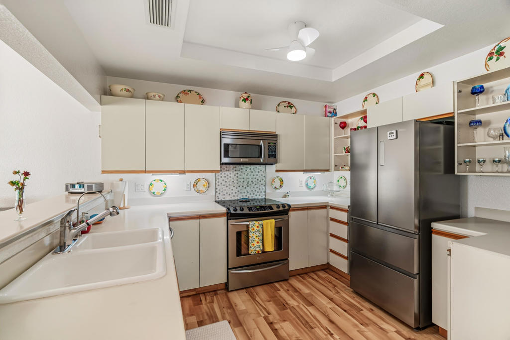 41510 Woodhaven Drive E Property Photo 12