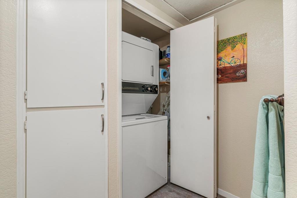 41510 Woodhaven Drive E Property Photo 22