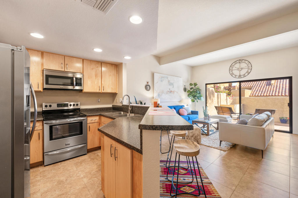 73437 Foxtail Lane Property Photo 4