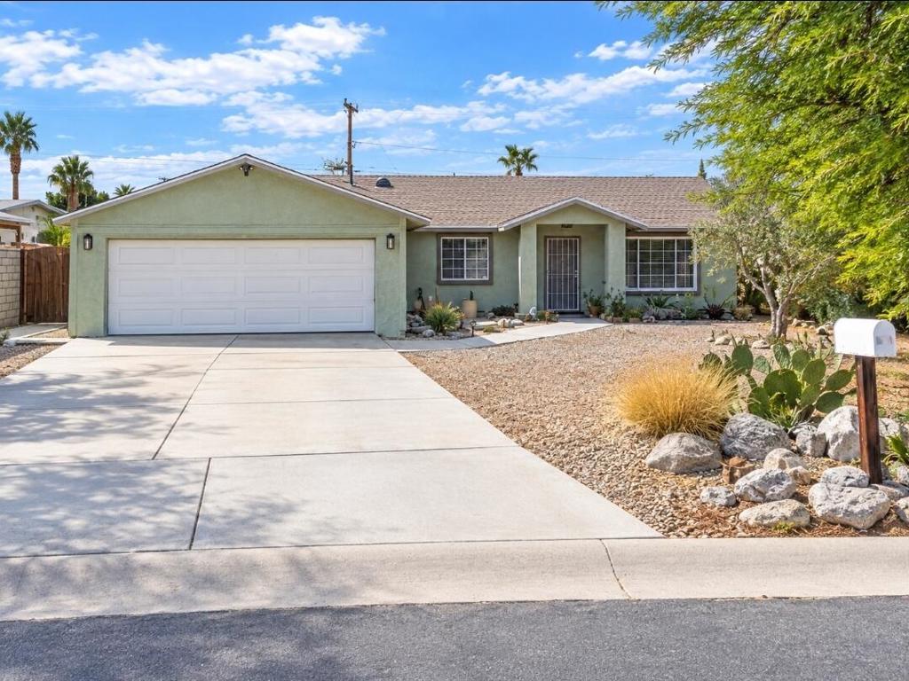 65973 6th Street Property Photo 1