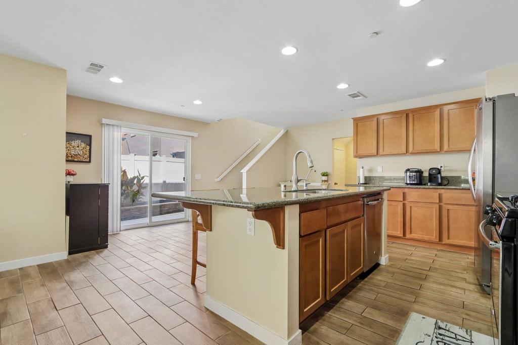 1410 Silverberry Lane Property Photo 3