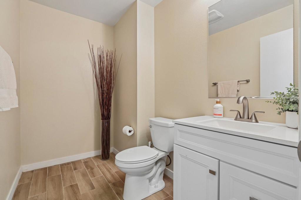 1410 Silverberry Lane Property Photo 8