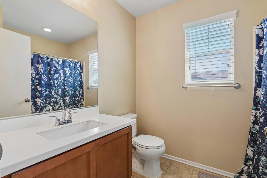 1410 Silverberry Lane Property Photo 12