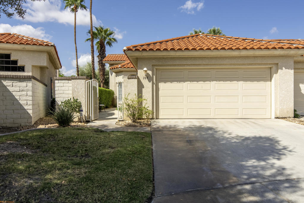 105 Brandigo Circle Property Photo 1
