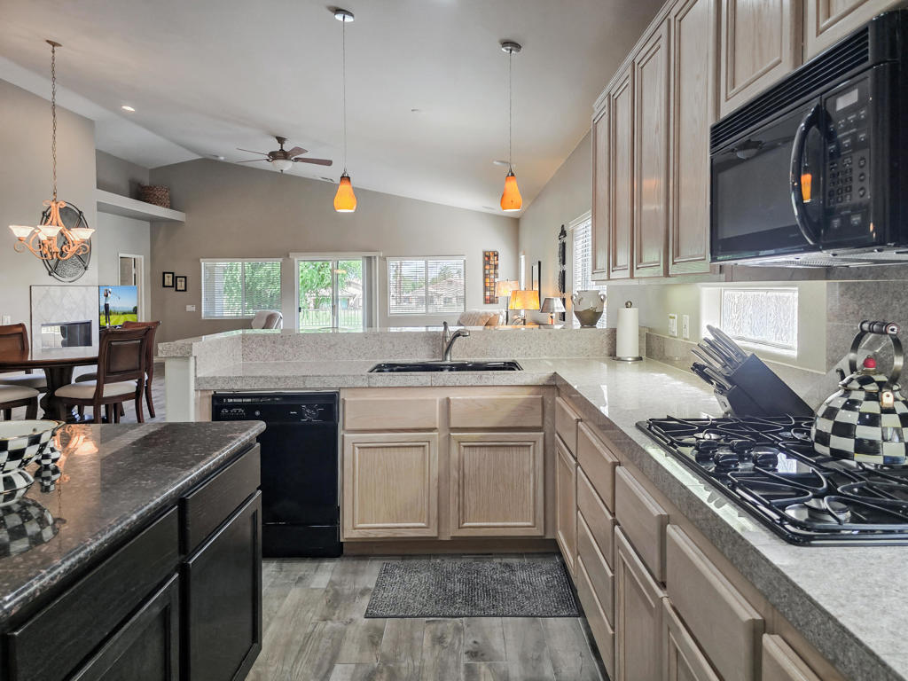 45320 Coeur Dalene Drive Property Photo 12