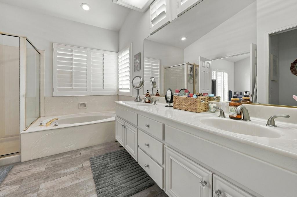 79130 Canterra Drive Property Photo 13