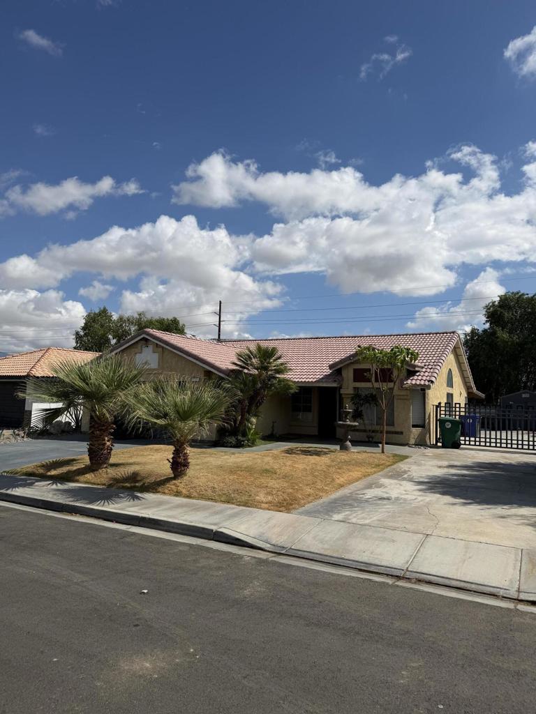 45276 Yale Street Property Photo 2