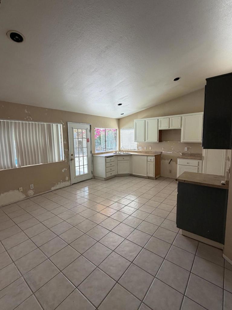 45276 Yale Street Property Photo 5