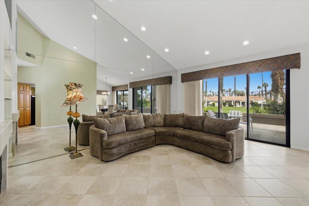 38658 Dahlia Way Property Photo 11
