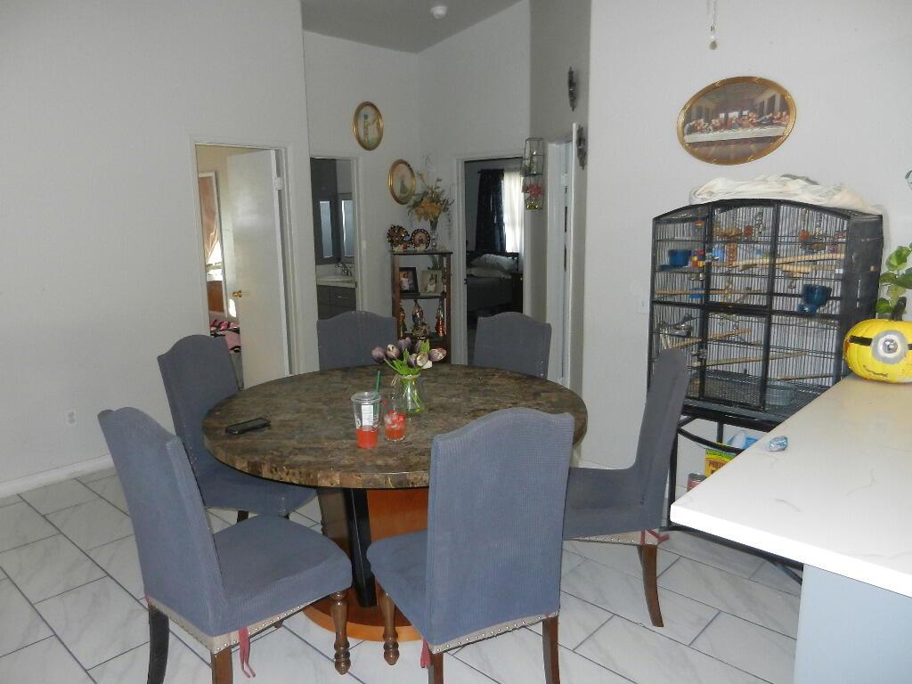 1252 Roselle Avenue Property Photo 8