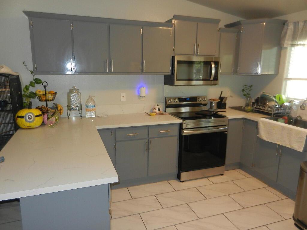 1252 Roselle Avenue Property Photo 10