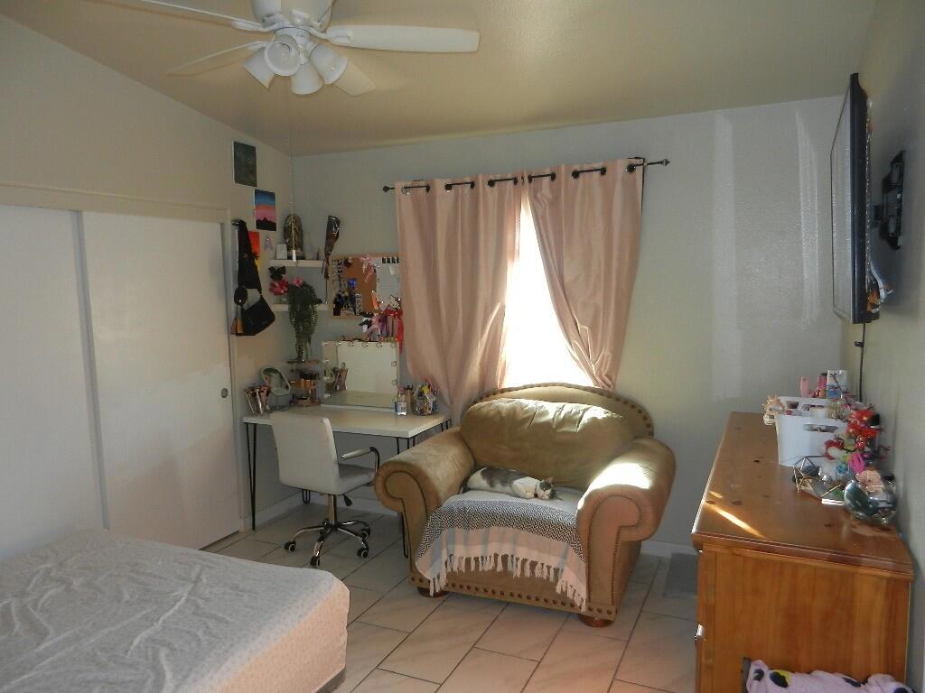 1252 Roselle Avenue Property Photo 12