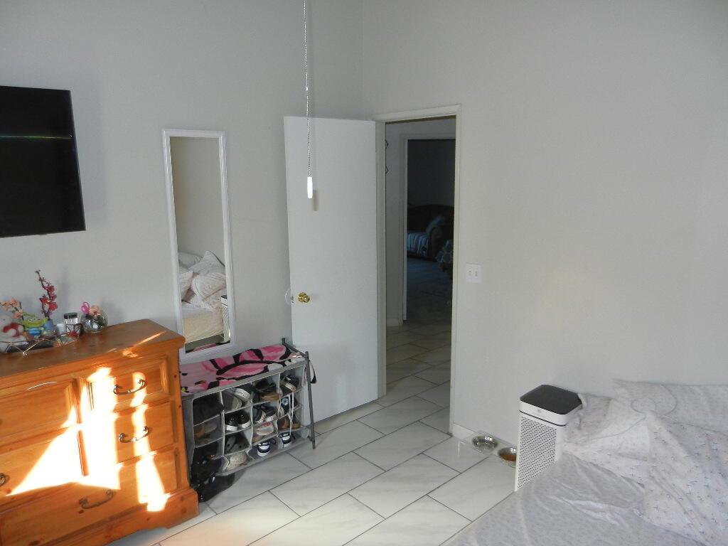 1252 Roselle Avenue Property Photo 13