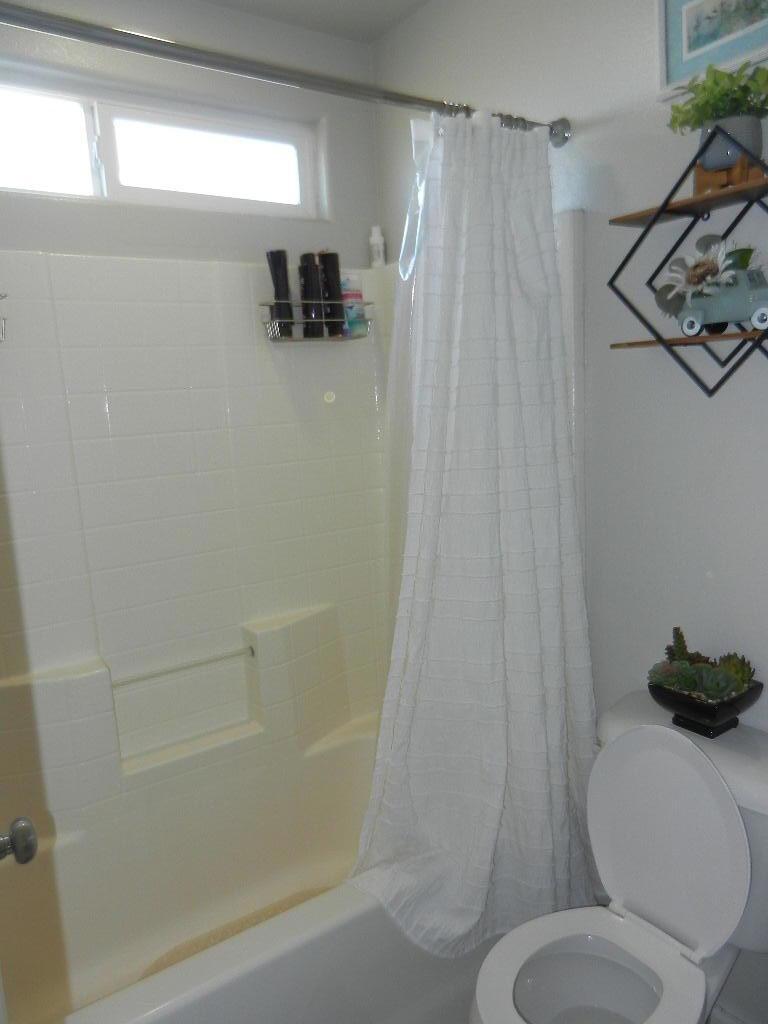 1252 Roselle Avenue Property Photo 24