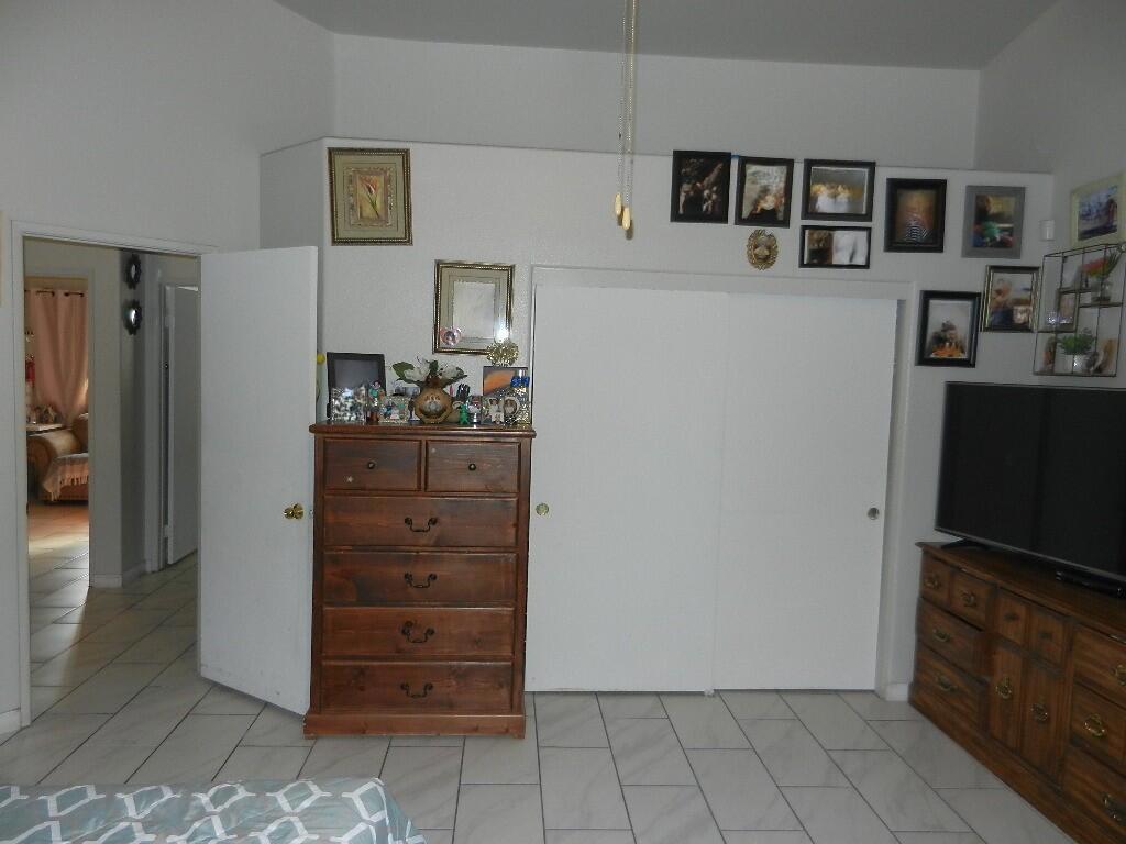 1252 Roselle Avenue Property Photo 25