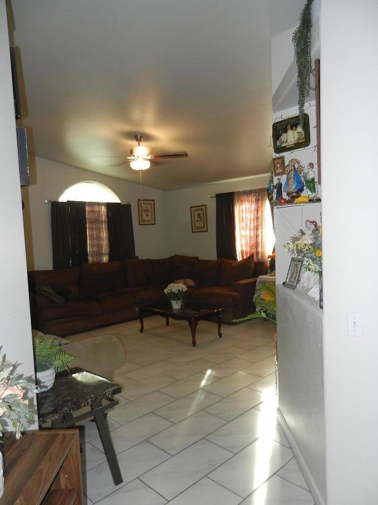 1252 Roselle Avenue Property Photo 27