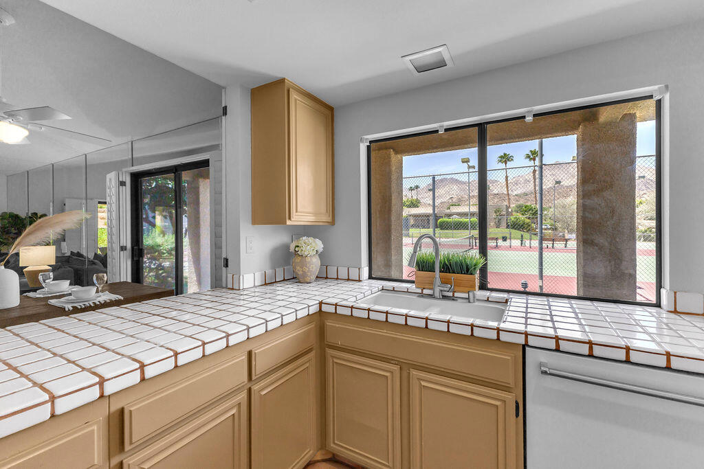72499 Sandstone Lane Property Photo 9