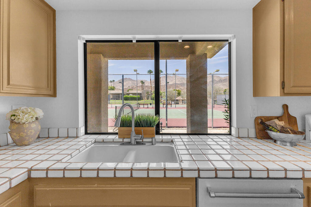 72499 Sandstone Lane Property Photo 11