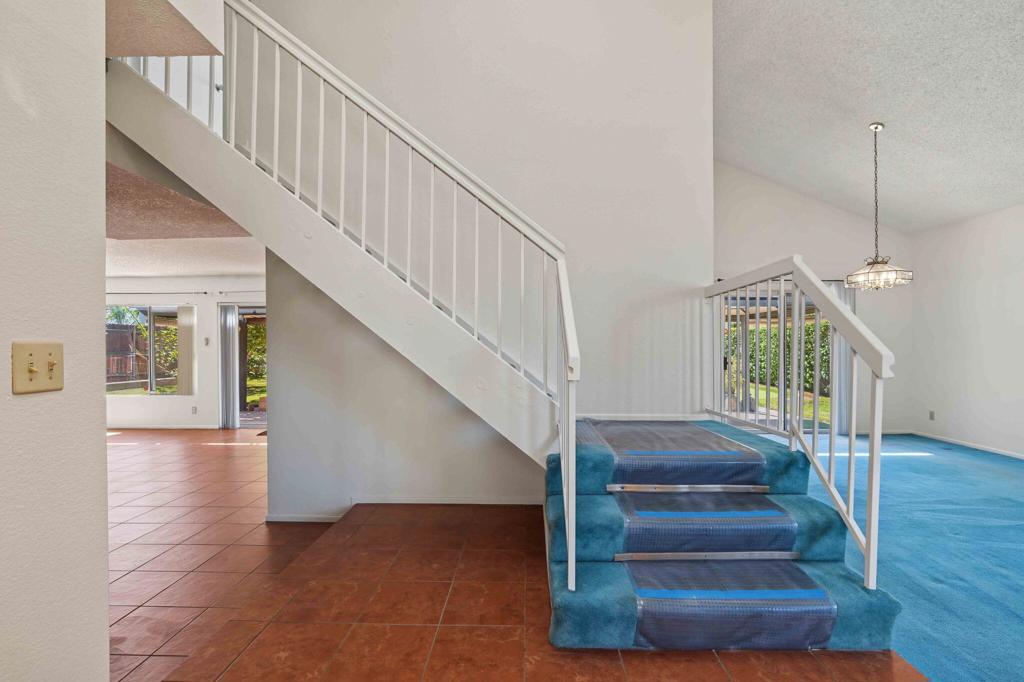 25599 Fruit Tree Street Property Photo 9