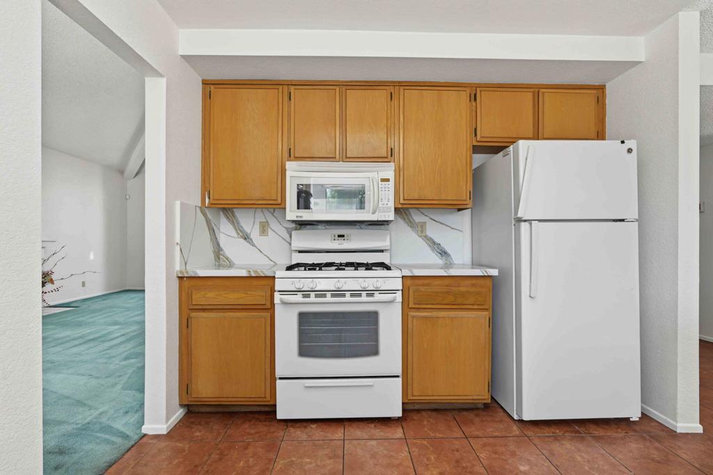 25599 Fruit Tree Street Property Photo 18