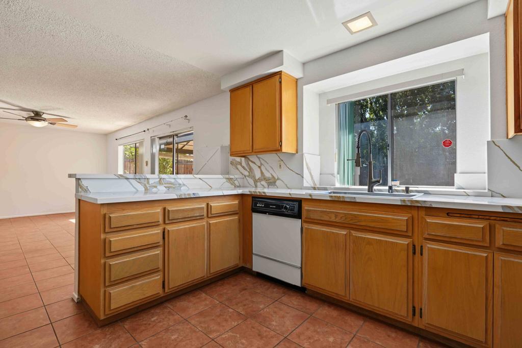 25599 Fruit Tree Street Property Photo 21