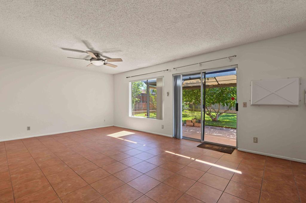 25599 Fruit Tree Street Property Photo 23