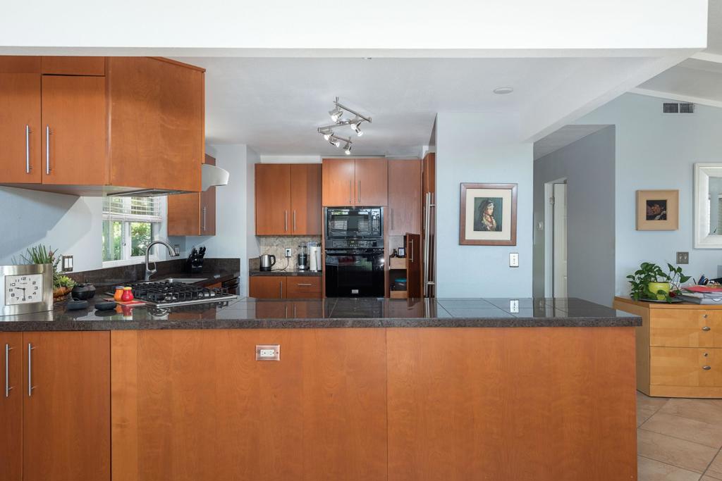 101 Acapulco Street Property Photo 8