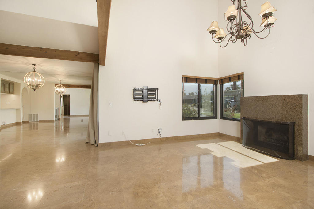 73318 Shadow Mountain Drive B Property Photo 9