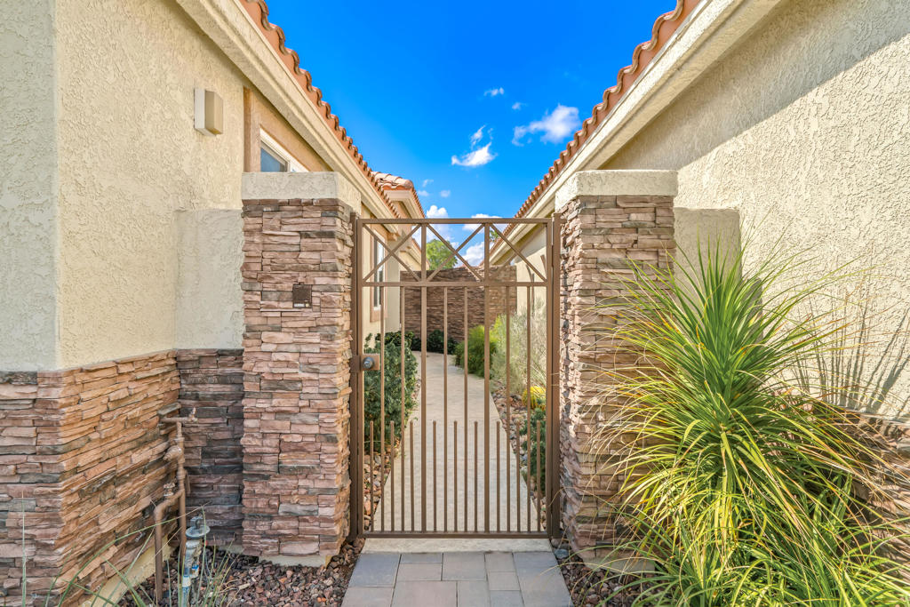 42741 Turqueries Avenue Property Photo 3