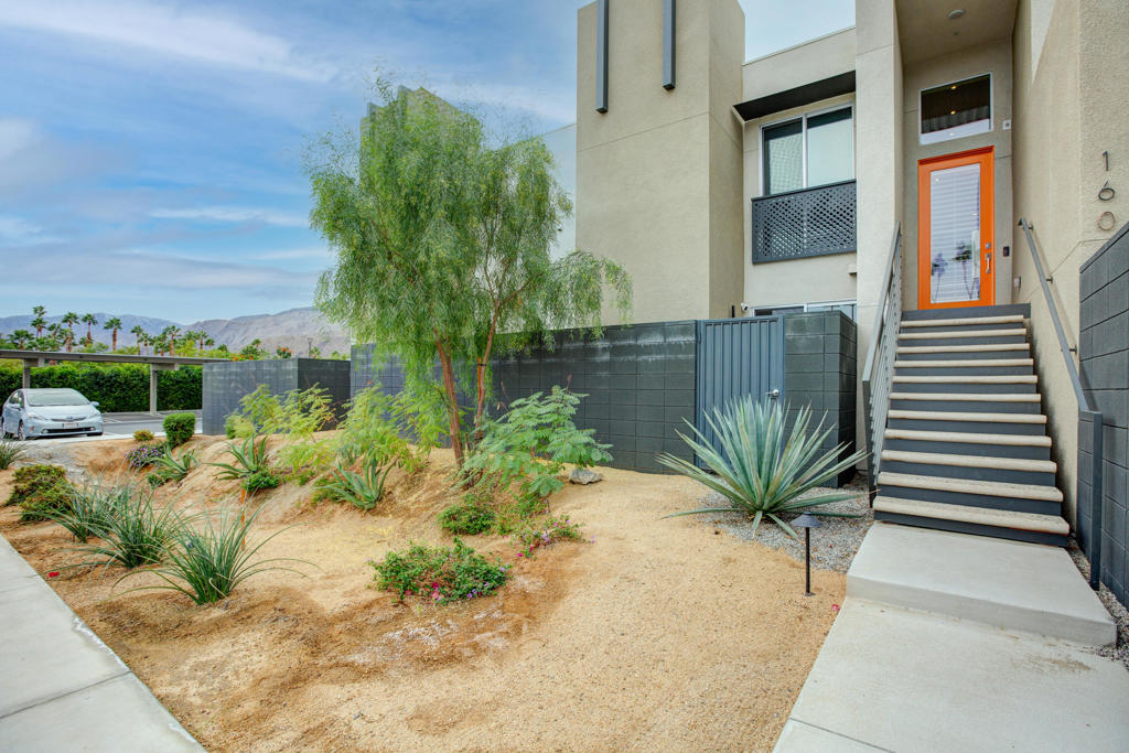 160 The Riv Property Photo 3
