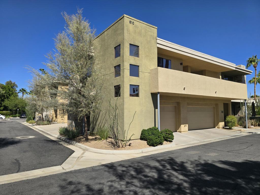 810 E Palm Canyon Drive 205