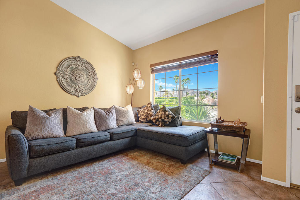 45210 Desert Hills Court Property Photo 5
