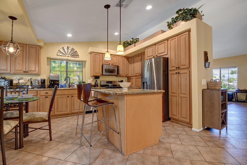 45210 Desert Hills Court Property Photo 7