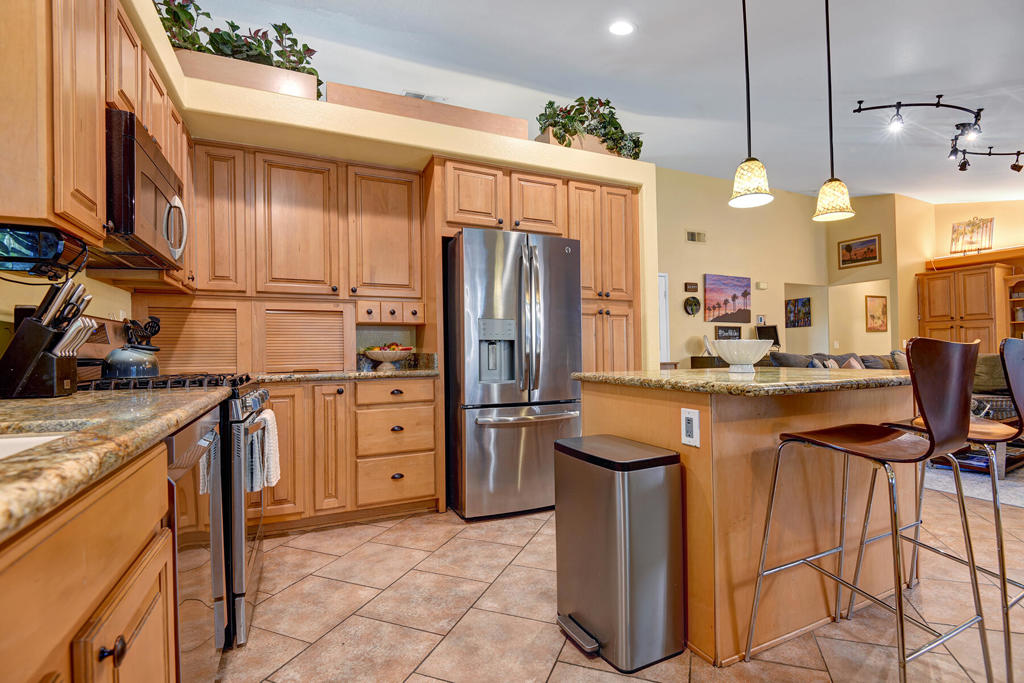 45210 Desert Hills Court Property Photo 8