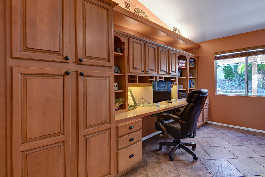 45210 Desert Hills Court Property Photo 12