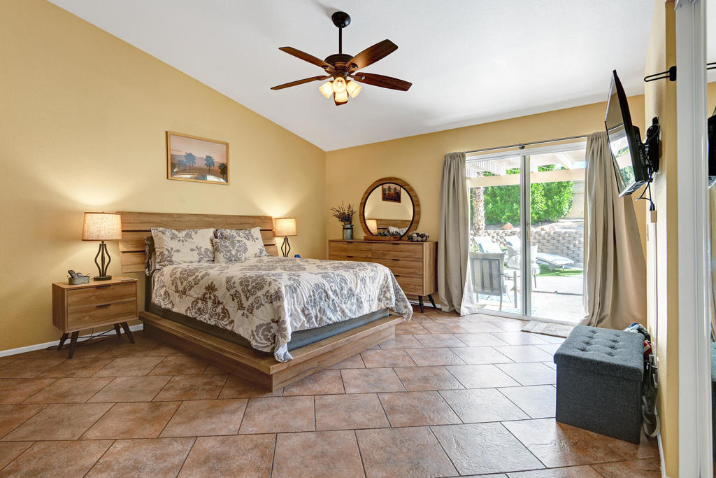 45210 Desert Hills Court Property Photo 13