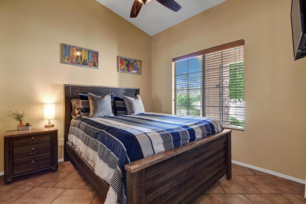 45210 Desert Hills Court Property Photo 18