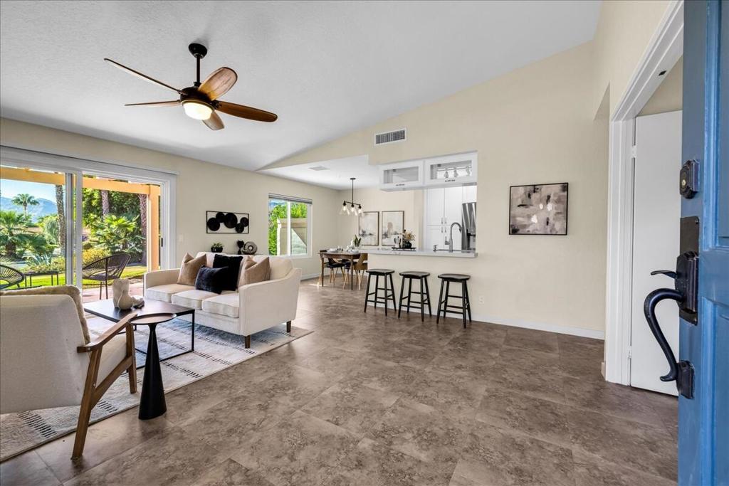 36266 Avenida De Las Montanas Property Photo 4