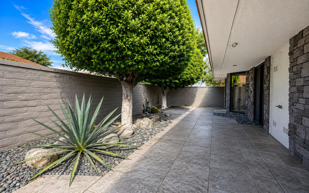 1 Surrey Court Property Photo 29