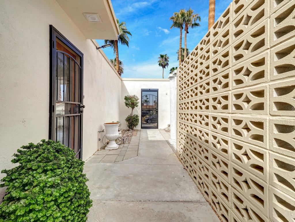 72629 Pitahaya Street Property Photo 1