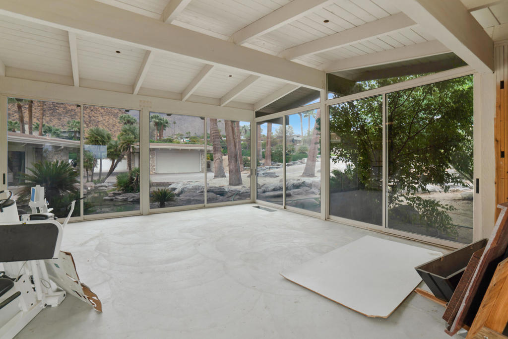 925 W Coronado Avenue Property Photo 57