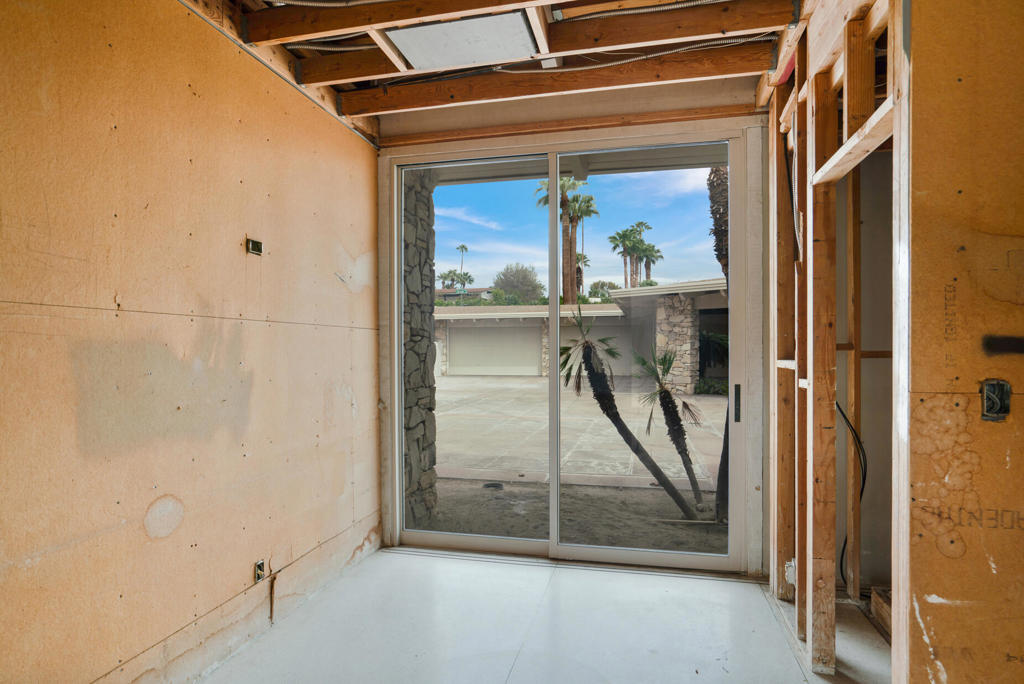 925 W Coronado Avenue Property Photo 92