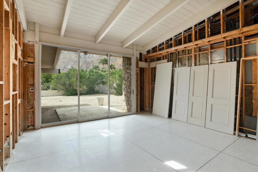 925 W Coronado Avenue Property Photo 104