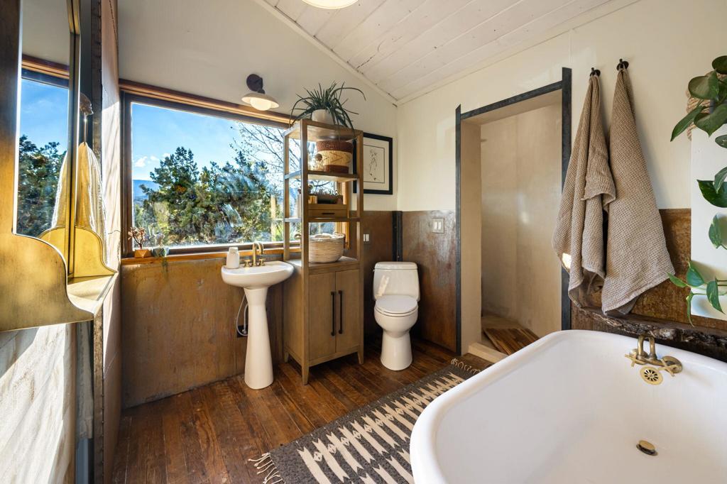 1102 Burlington Road Property Photo 35